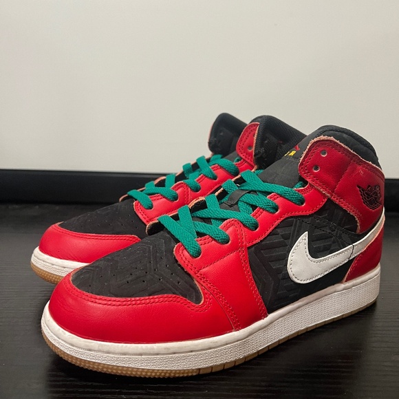 SIZE 6.5 MEN - Jordan 1 SE Mid Christmas main image 5
